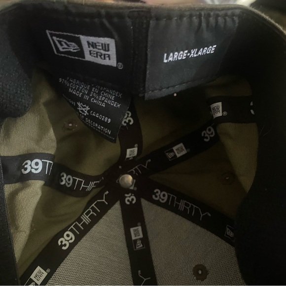 New Era Tactical Camouflage Baseball Cap with Flag Patch - Picture 3 of 3